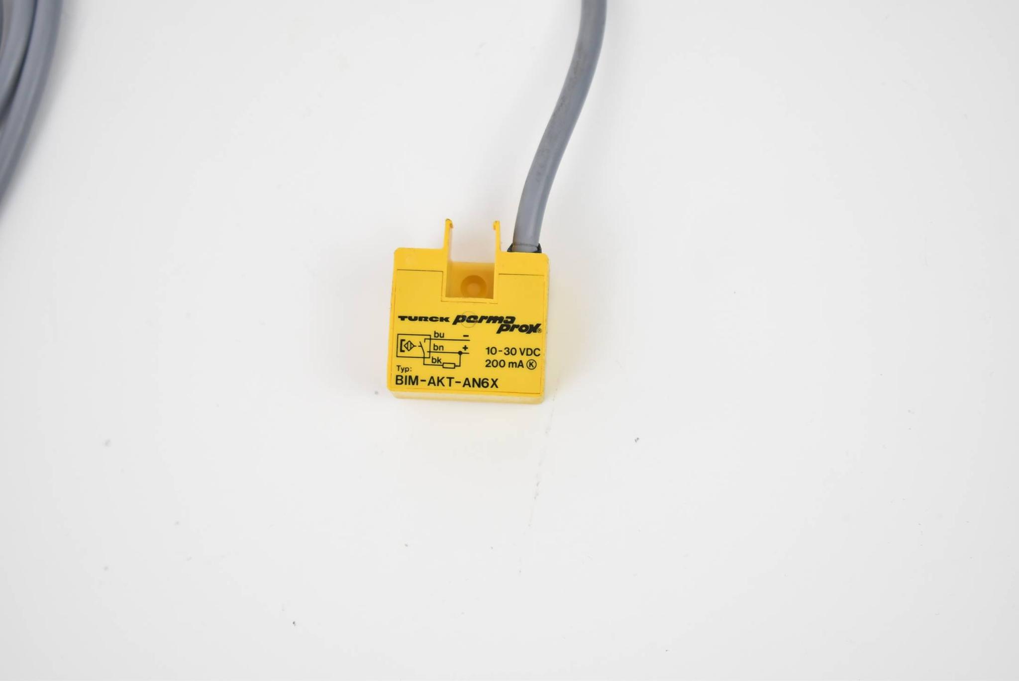 Produktfoto 2 von Turck Magnetfeldsensor 10-30VDC 200mA BIM-AKT-AN6X