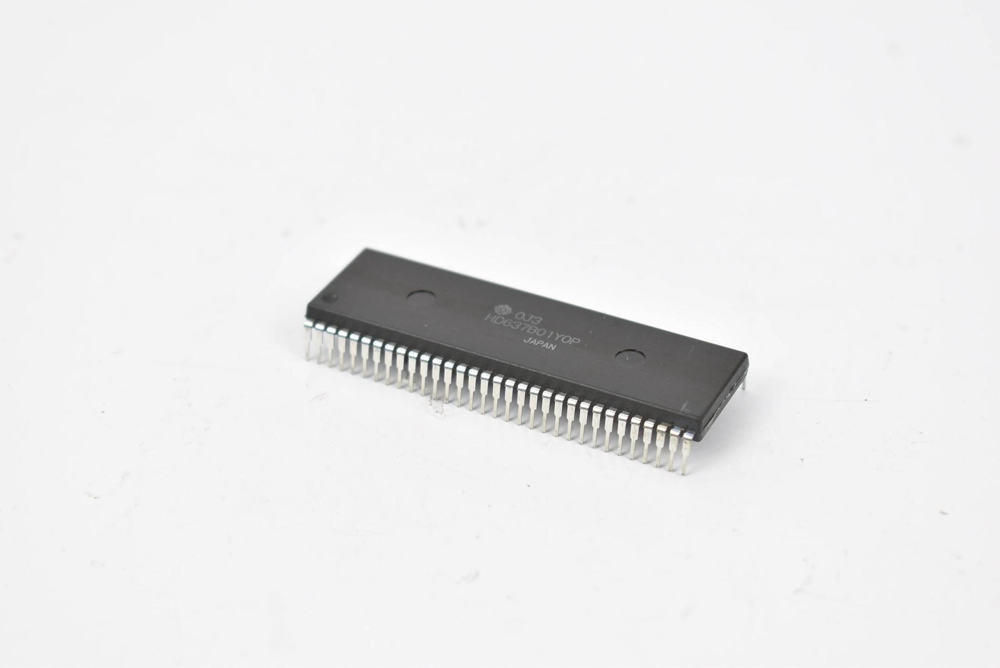 Hitachi Microcontroller 7 Stück HD637B01Y0P