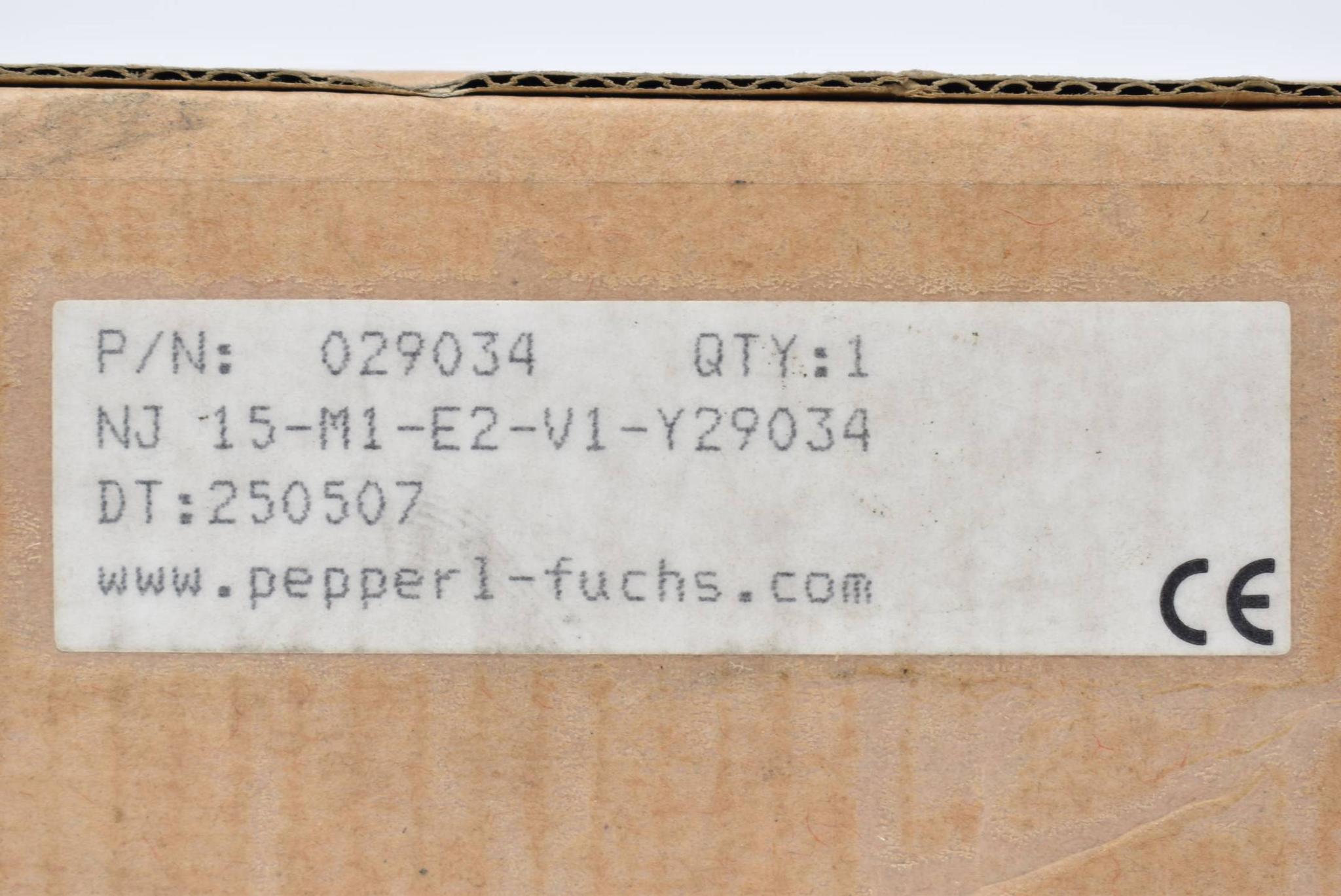 Produktfoto 3 von Pepperl+Fuchs induktiver Sensor 10-60VDC 200mA NJ 15-M1-E2-V1-Y29034 ( 250507 )