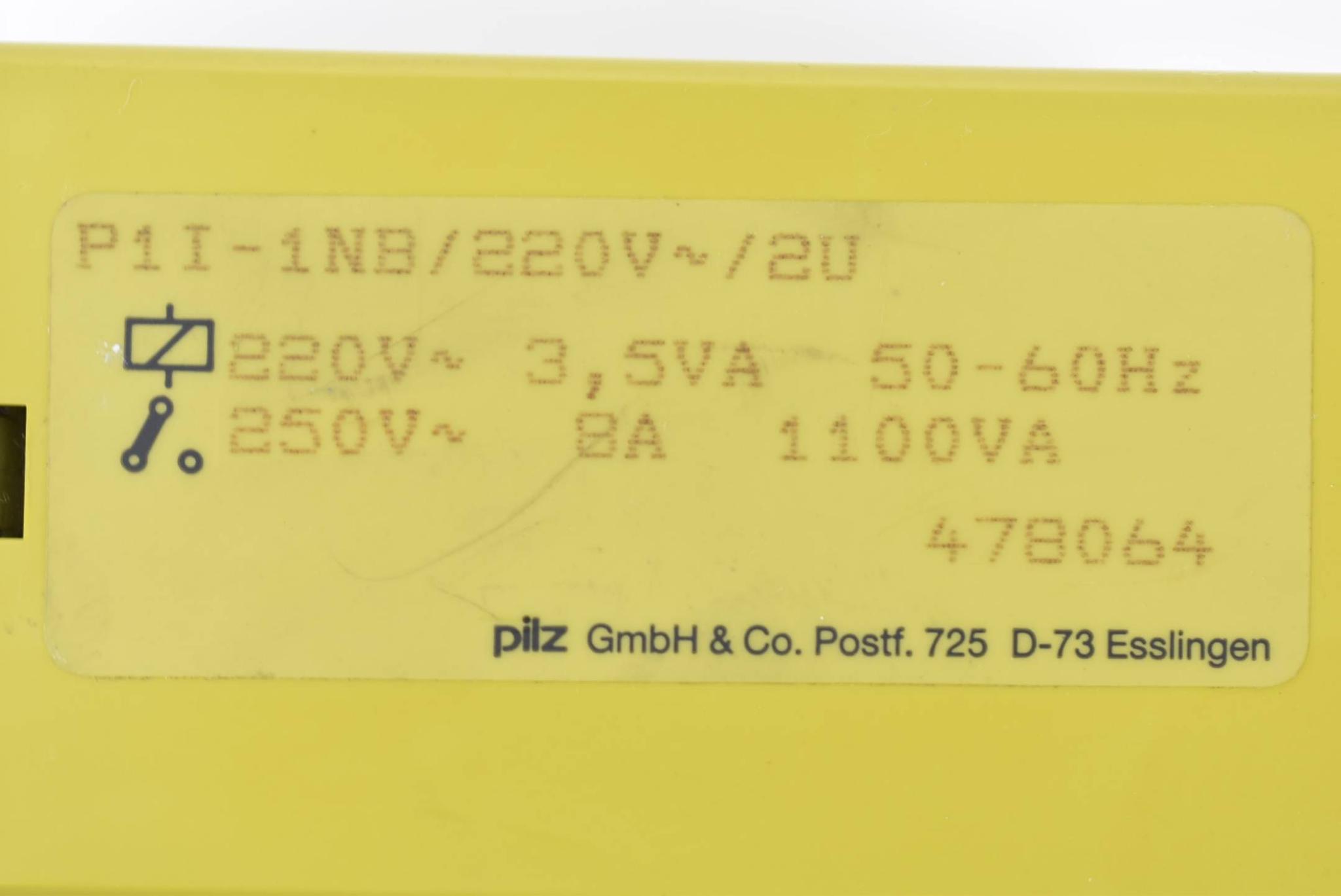 Produktfoto 2 von Pilz Sicherheitsschaltgerät 3,5VA 50-60Hz 8A 1100VA P1I-1NB/220V/2U ( 478064 )