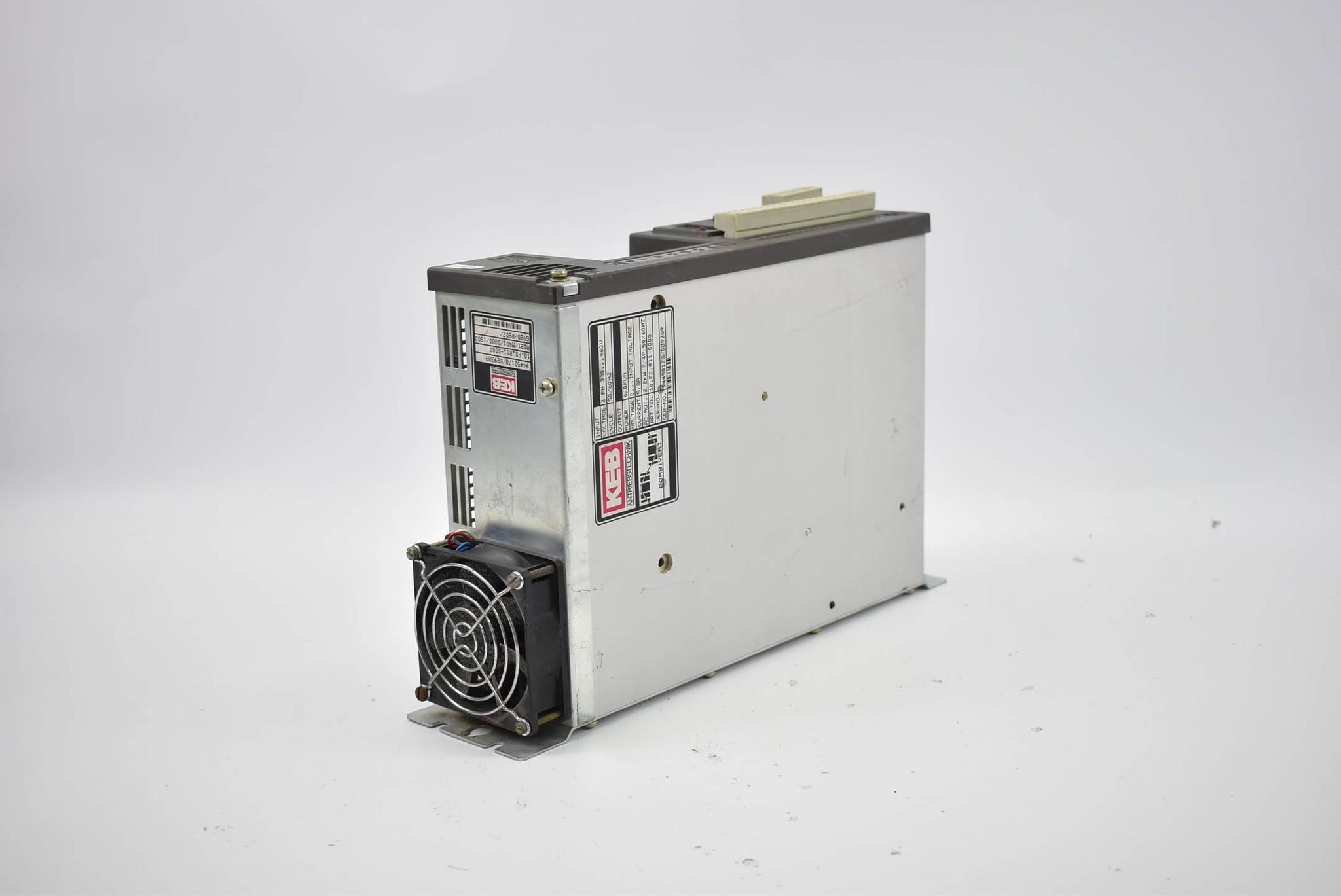 Produktfoto 1 von KEB Combivert Umrichter 10.F0.R11-0000 (50-60Hz 4,0kVA 2,2kW 5,8A 330-460V)