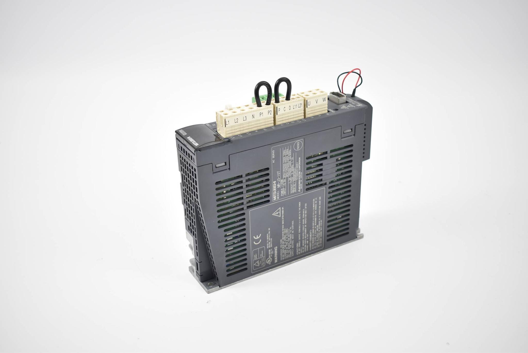 Produktfoto 2 von Mitsubishi Melservo MR-J3-10T ( 100W ) + PLC Batterie MR-J3BAT ( 3,6V 2000mAh )