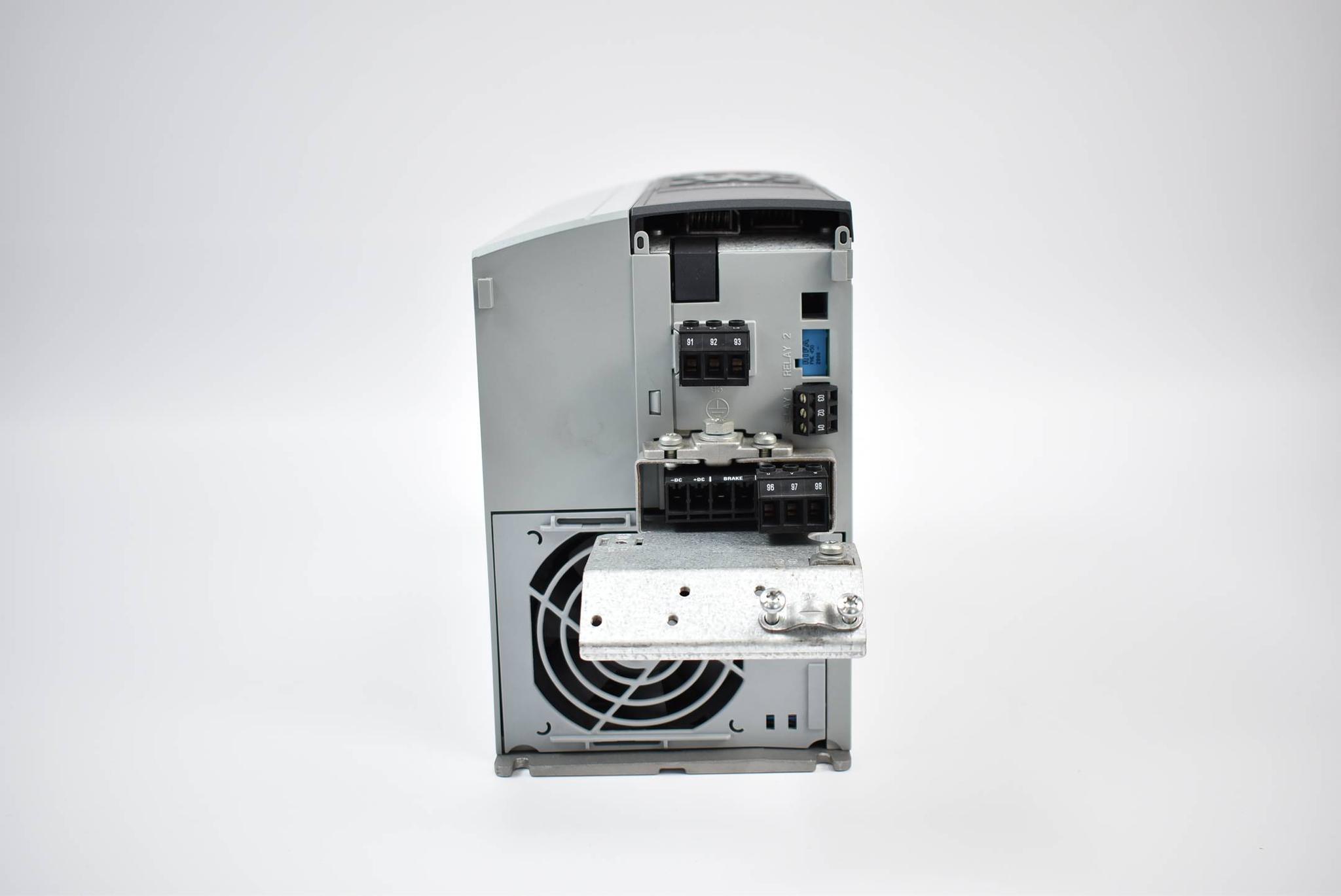 Produktfoto 1 von Danfoss VLT Frequenzumrichter FC-301P5K5T4E20H1XGXXXXSXXXXAXBXCXXXXDX (131B1005)