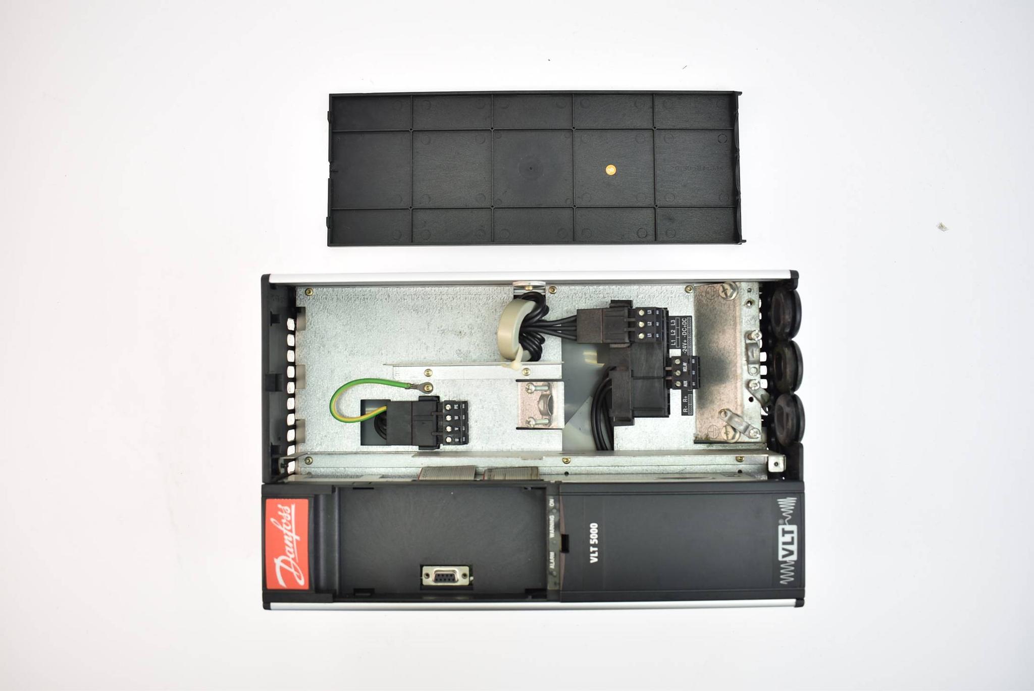 Produktfoto 2 von Danfoss VLT5003 3.1kVa VLT5003PT5C20STR3DLF00A00C0 ( 175Z0131 )