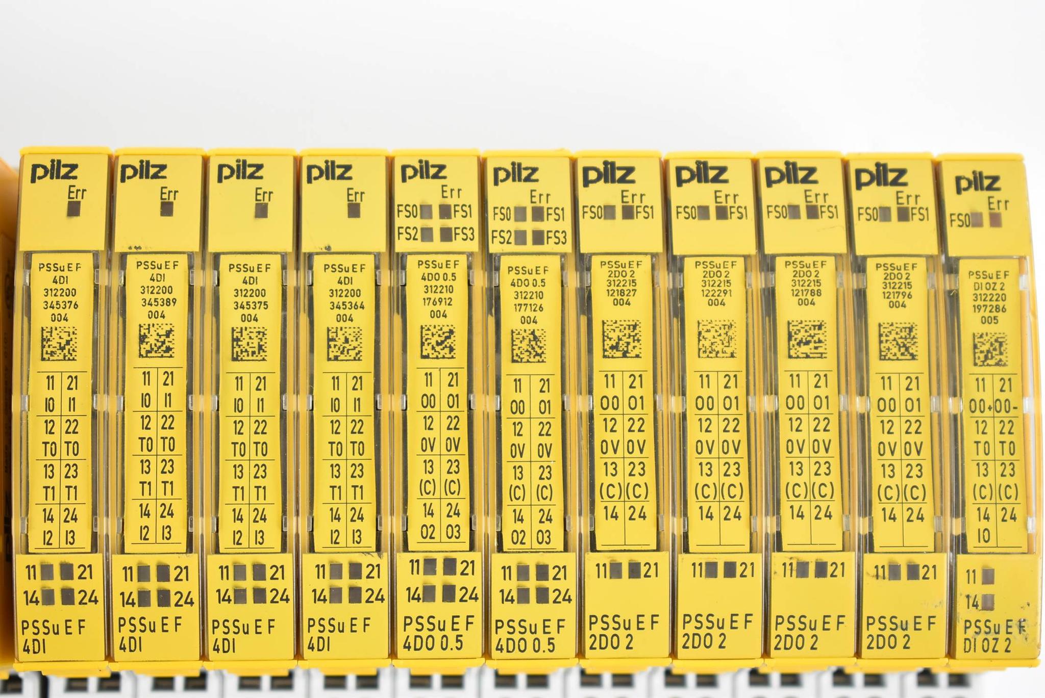 Produktfoto 2 von Pilz Steuerungssystem 312043 inkl. Digital Ein-/ Ausgabe Standard