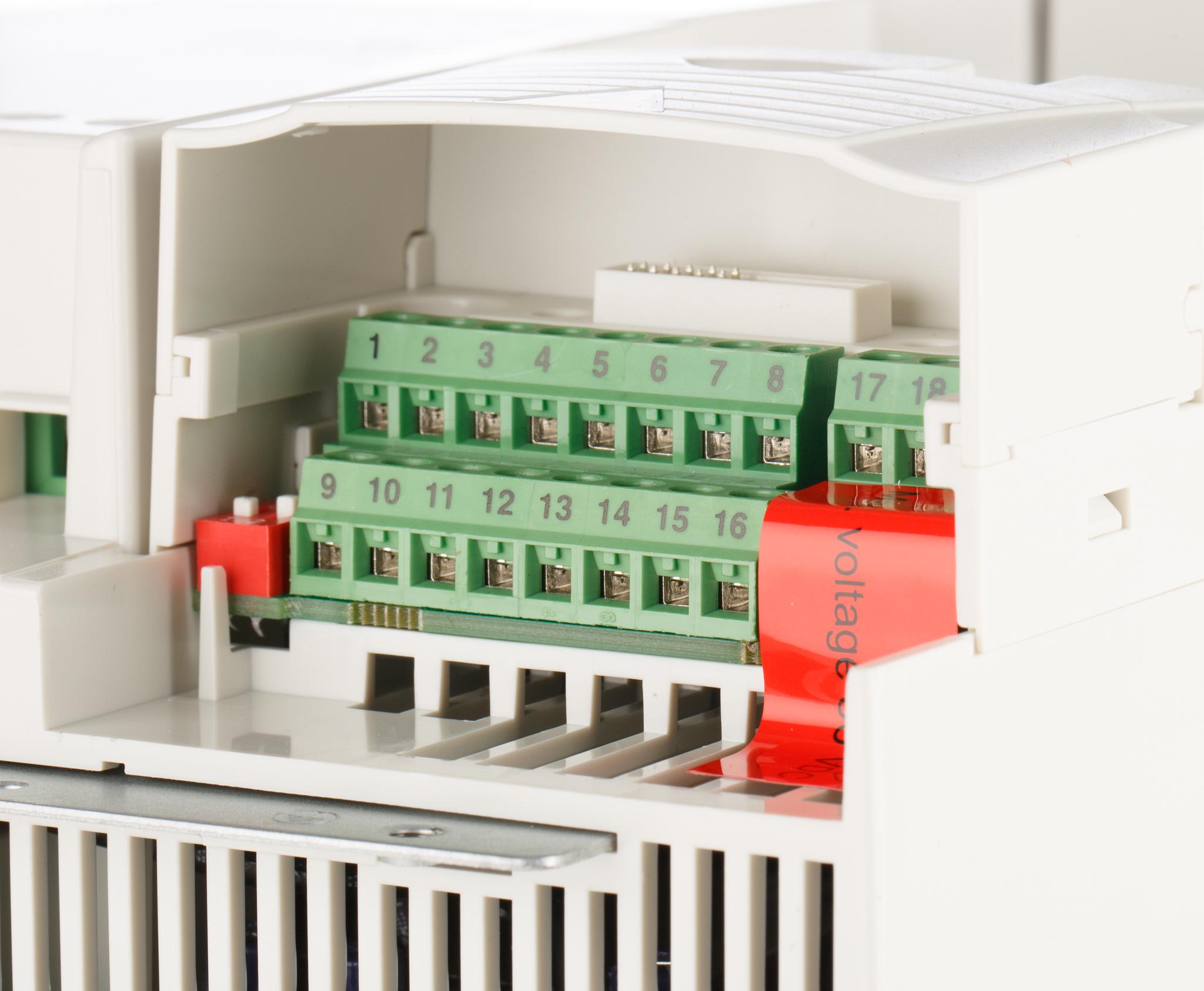 Produktfoto 1 von ABB ACS355, 3-Phasen Frequenzumrichter 11 kW, 400 V ac / 23,1 A 0 → 600Hz für Wechselstrommotoren